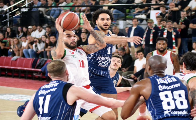 Karşıyaka'da yönetim 5 maçta 1 galibiyete rağmen takımdan memnun
