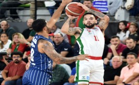 Karşıyaka potada Galatasaray önünde