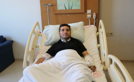 Kazada burnu kopma noktasına gelen motosikletli, ameliyatla sağlığına kavuştu