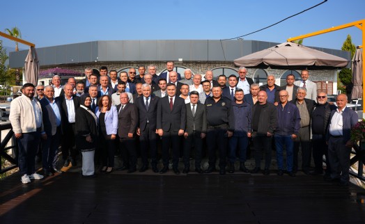 Kemalpaşa protokolü muhtarlarla bir araya geldi