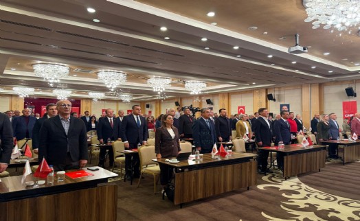Kılıçdaroğlu'na yakın isimler CHP kampına katılmadı