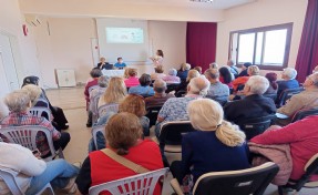 Konak’ın İleri Yaş Merkezi’nde seminerler devam ediyor
