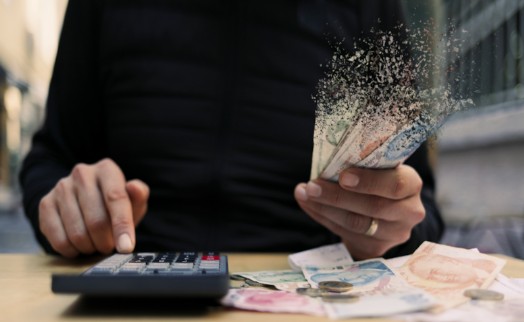 Maaşlardan her ay yüzde 3 kesinti yapacak düzenleme Resmi Gazete'de