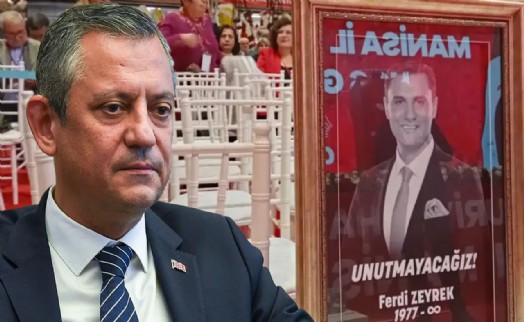 Manisa İl Kongresi'nde duygu dolu anlar: Özgür Özel, Ferdi Zeyrek'i andı