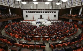 Meclis'te 'Apo sloganları' gerginlik yarattı
