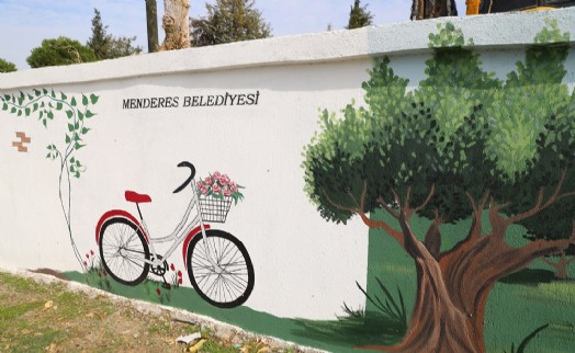 Menderes’te Akçaköy’ün duvarları tuvale dönüştü