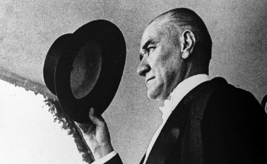 Menderes’te Atatürk resim ve şiirde yaşatılacak