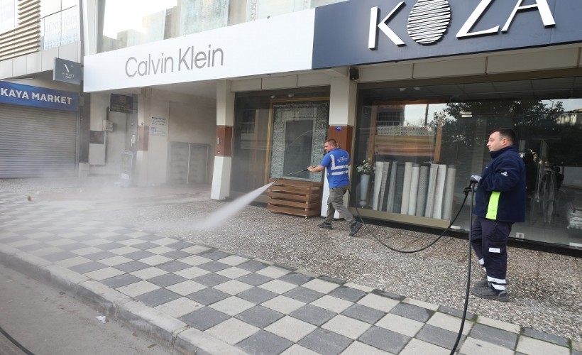 Menderes’te caddeler tertemiz