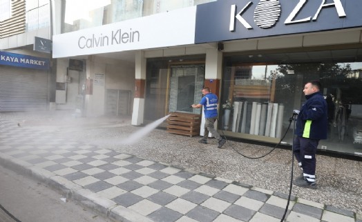 Menderes’te caddeler tertemiz