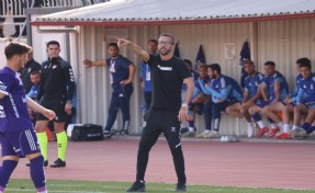 Menemen FK çıkışa geçemiyor