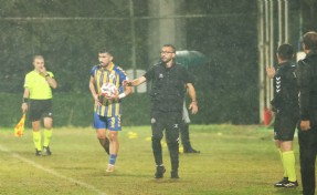 Menemen FK fırsat tepti