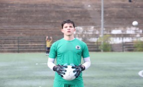 Menemen FK'lı genç kaleci Alp'e talip çok