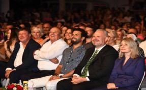Menemen’de işçiler isyanda: ‘Başkan maaş ödemiyor göbek atıyor!’