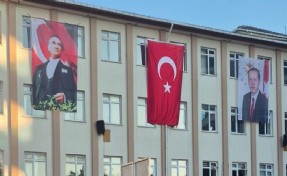 Okullarda 'Erdoğan posteri' zorunlu oldu: Sendikalar ve muhalefet ayağa kalktı