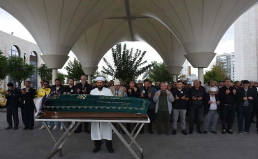 Oyuncu Neşe Aksoy, son yolculuğuna uğurlandı