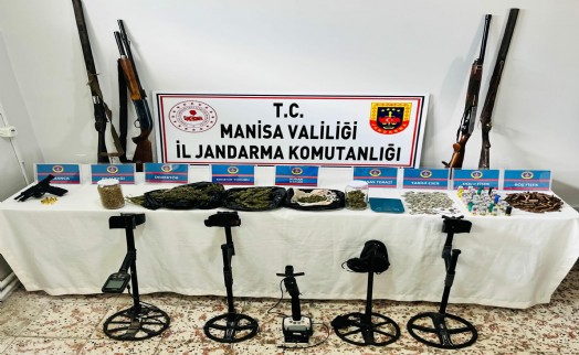 Salihli'de kaçakçılık operasyonu: 2 gözaltı