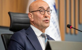 Soyer’den dava sonrası ilk açıklama: Belediyeyi ve İZBETON’u kim için dolandırdık?