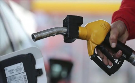 Sürücüler dikkat: Motorin fiyatlarına indirim geldi!