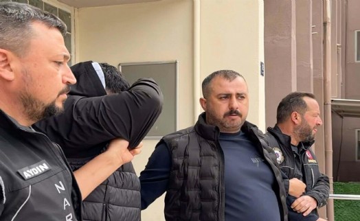 Sürücüsünün ‘dur’ ihtarına uymadığı otomobilden uyuşturucu çıktı