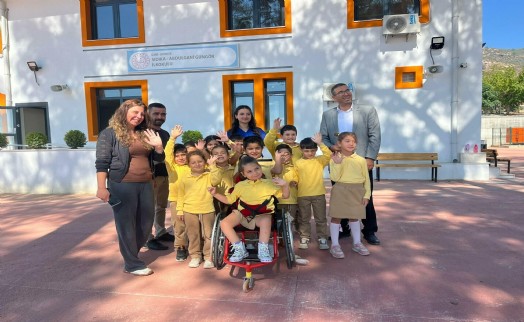 Tedavisi tamamlanan SMA'lı Defne'nin okul heyecanı