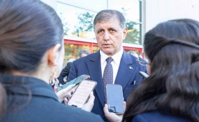 Tugay’dan çöp sorununa ilişkin kritik açıklama: ‘Sadece Harmandalı’nı konuşmak çok rahatsız edici’