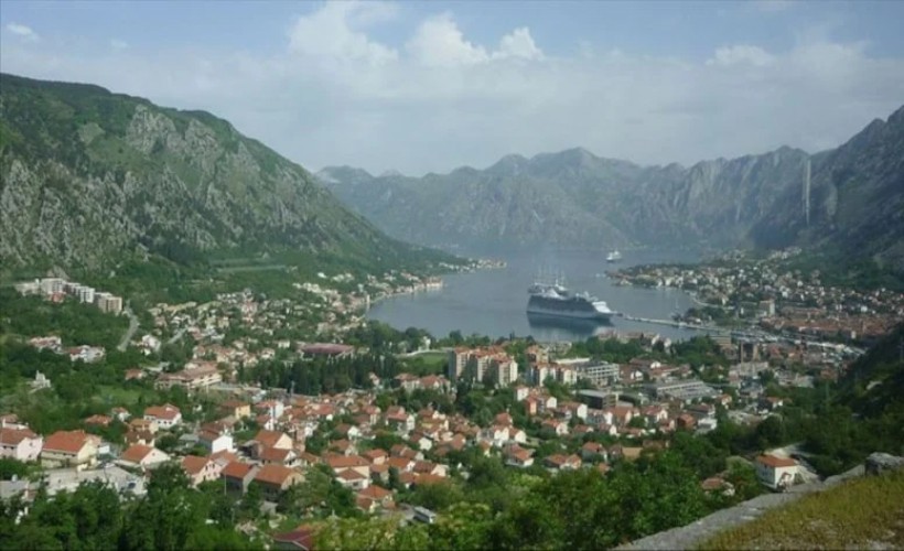 Türklerin en çok gittiği Avrupa ülkesi vizesiz ziyareti askıya aldı!