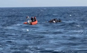 Yunanistan'ın ölüme ittiği 29 kaçak kurtarıldı