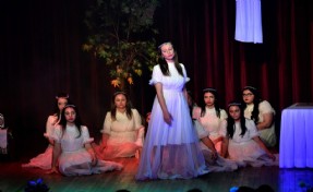 'Sevgi Elçileri' ilk kez Bornova’da sahnelendi