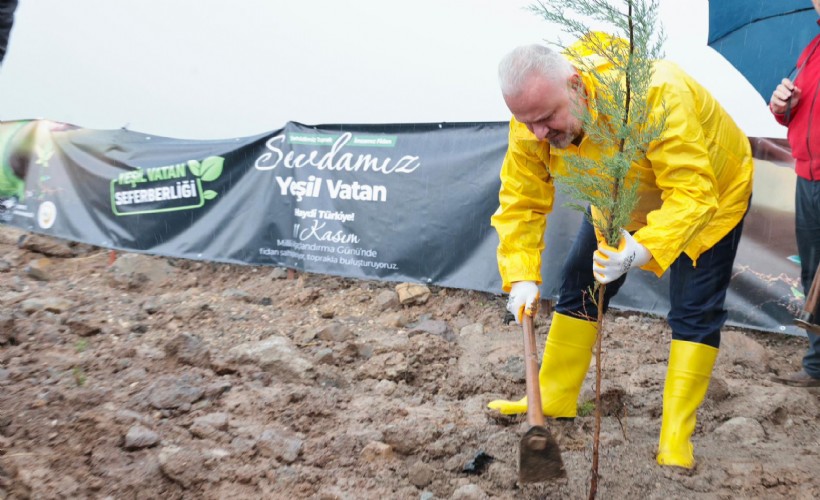 11 Kasım  Milli Ağaçlandırma Günü, Menemen’de dikilen yeni fidanlarla kutlandı