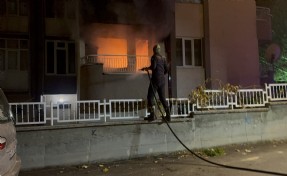 8 katlı apartmanı alevler sardı: 1 ölü, 1'i ağır 2 yaralı