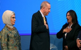 AK Partili Çerçioğlu'ndan mecliste alaycı sözler: 'Ay sizin paranız mı yok'