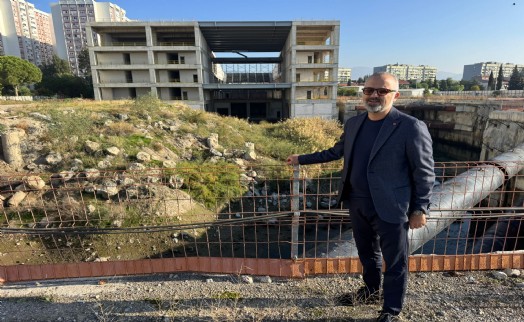 AK Partili Yıldız atıl kalan opera binasını gezdi: Kaderine terk edilmiş bir enkaz!