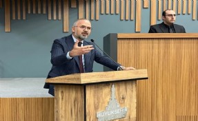 AK Partili Yıldız’dan CHP’li Zeybek’e sert tepki: İzmir’i bilmeden konuşuyorsunuz