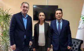 Ahmet Özer, DEM Parti Eş Genel Başkanları ile görüştü