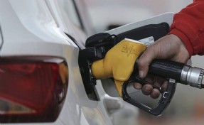 Akaryakıtta tabela değişti: Benzine zam geldi