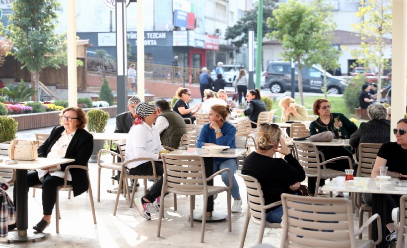 Aliağa’nın yeni sosyal buluşma noktası ALBEST Meydan Kafe'ye yoğun ilgi