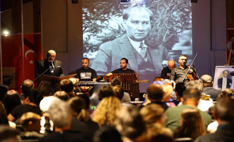 Atatürk, Efes Selçuk'ta şarkılar ve şiirlerle anıldı