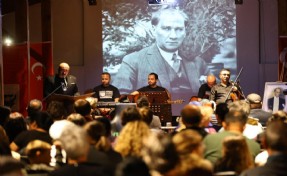Atatürk, Efes Selçuk'ta şarkılar ve şiirlerle anıldı
