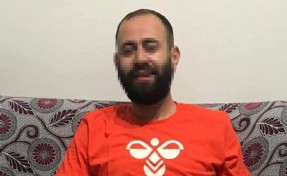 Atatürk için saygı duruşunda bulunan vatandaşlar ile alay eden sürücüye ev hapsi!