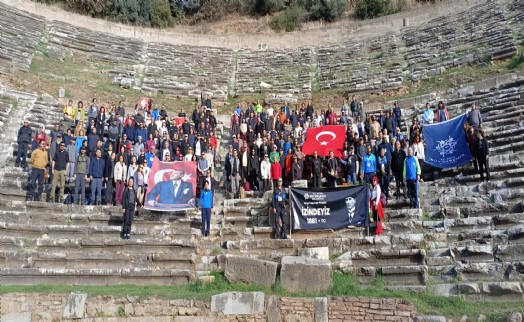 Aydınlı doğa yürüyüşü severler Nysa'da Atatürk'ü andılar