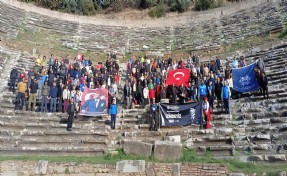 Aydınlı doğa yürüyüşü severler Nysa'da Atatürk'ü andılar