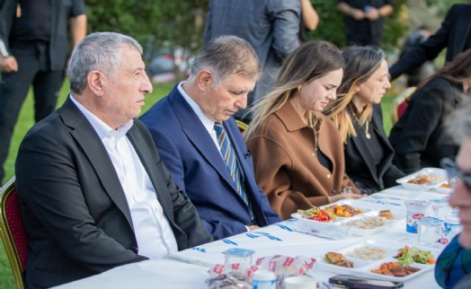 Başkan Tugay, Onur Günay'ın hayır yemeğine katıldı
