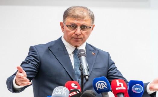 Başkan Tugay'dan yine personelden dert yandı: 10 kişiden birinin gerçekten işi var!