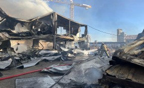 Bayraklı’daki yangın, itfaiyenin müdahalesiyle dakikalar içinde kontrol altına alındı