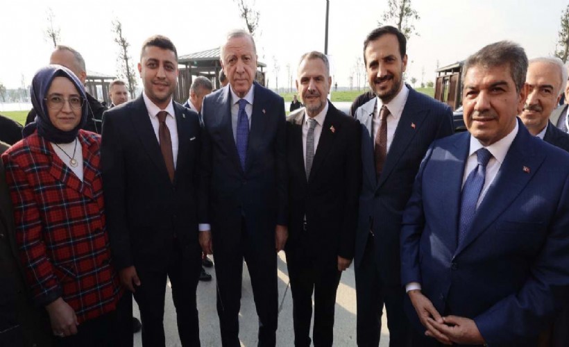 Bayrampaşa'da bir üye daha AK Parti'ye geçti: İlk olarak geçmişini sildi