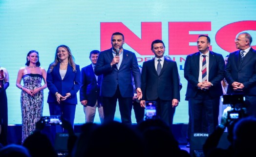 Bir lansmandan fazlası: Dün gece habercilik yeniden yazıldı... NEO TV sahnede!