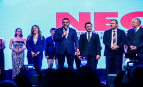 Bir lansmandan fazlası: Dün gece habercilik yeniden yazıldı... NEO TV sahnede!