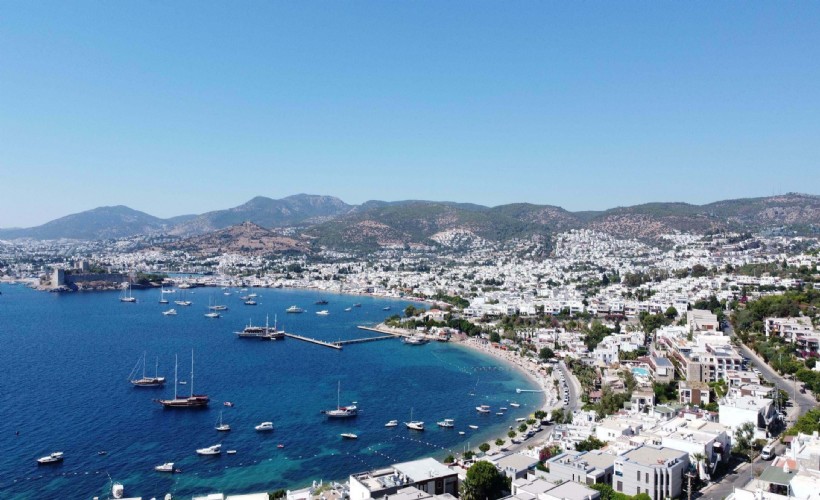 Bodrum'a 10 ayda deniz ve havadan 1 milyonu aşkın turist geldi
