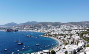 Bodrum'a 10 ayda deniz ve havadan 1 milyonu aşkın turist geldi