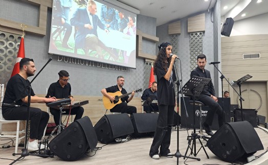 Bornova'da duygu dolu 10 Kasım gecesi